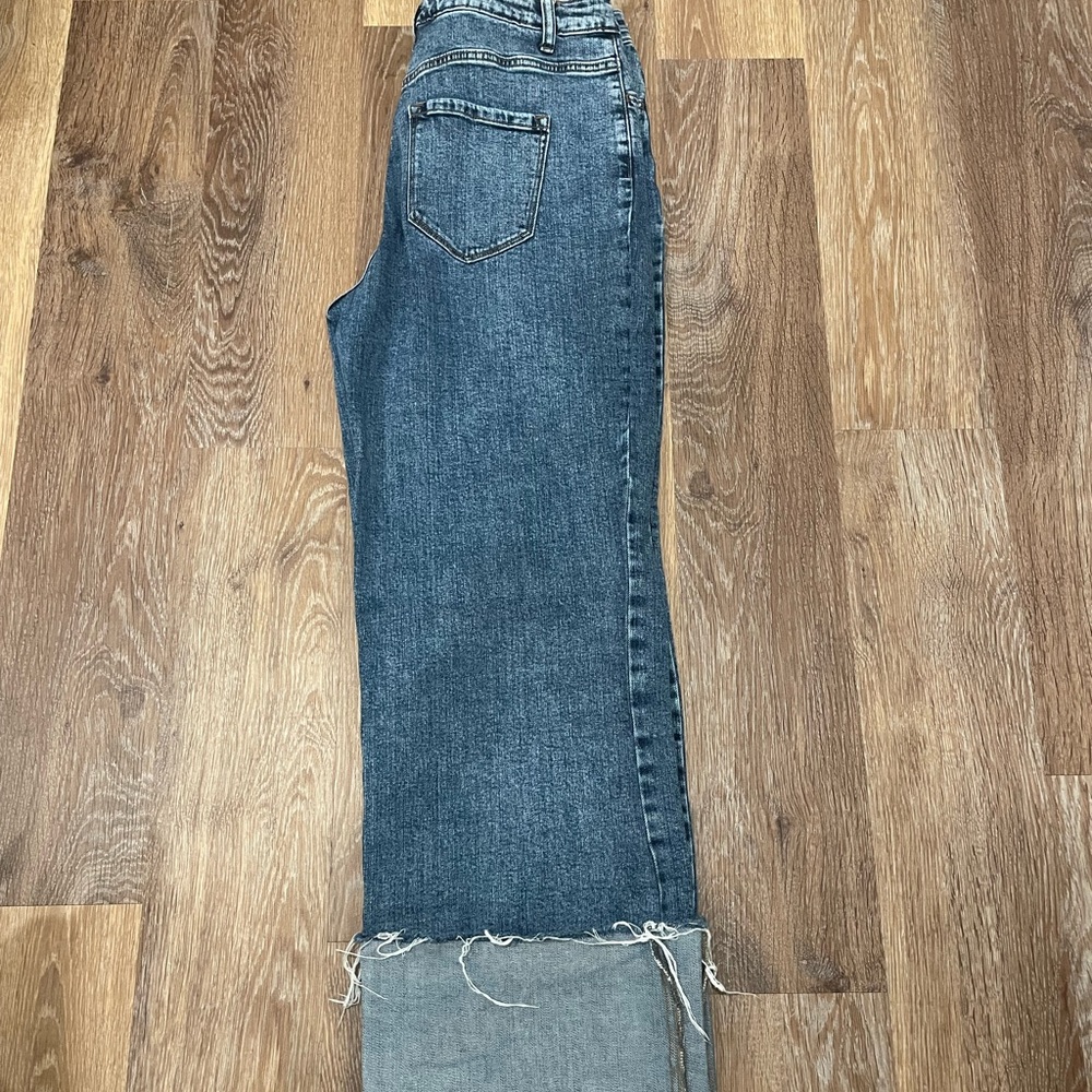 Brand: Zenana-NWOT
Size 32
Wide leg/ cuffed